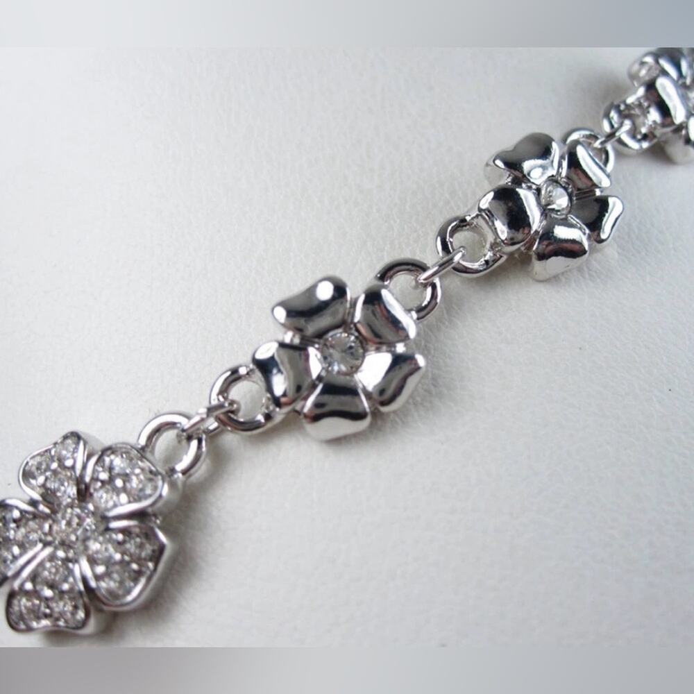 Nina Ricci Silver Crystal Floral Necklace - Picture 6 of 7